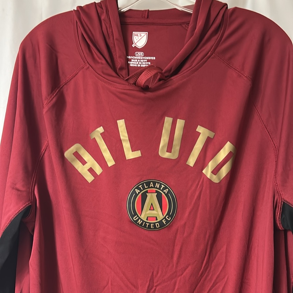 Men’s new‎ Maroon Atlanta United Nylon , light weight Hoodie.  Size large